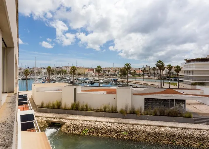 Marina Lovers By Seewest